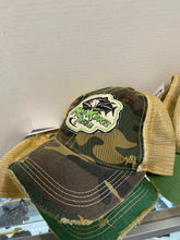 Load image into Gallery viewer, Madkingz Retro Hat Light Green
