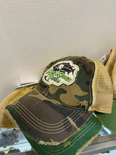 Load image into Gallery viewer, Madkingz Retro Hat Green
